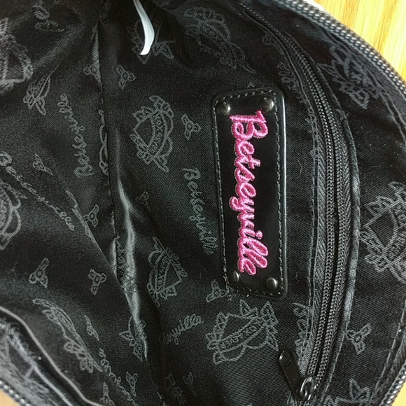 Betseyville wristlet Final Price - Picture 4 of 8